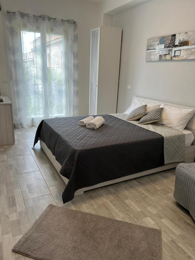 Bed and Breakfast Il Melograno Карини Экстерьер фото